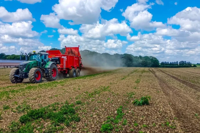 Epandeur à table, à hérissons horizontaux